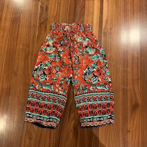 Bella and Nuni Pant